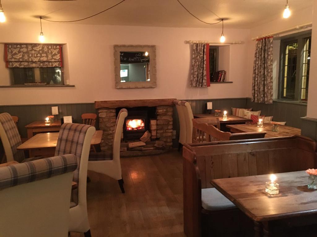 The Tollgate Inn Bradford-On-Avon Exteriör bild