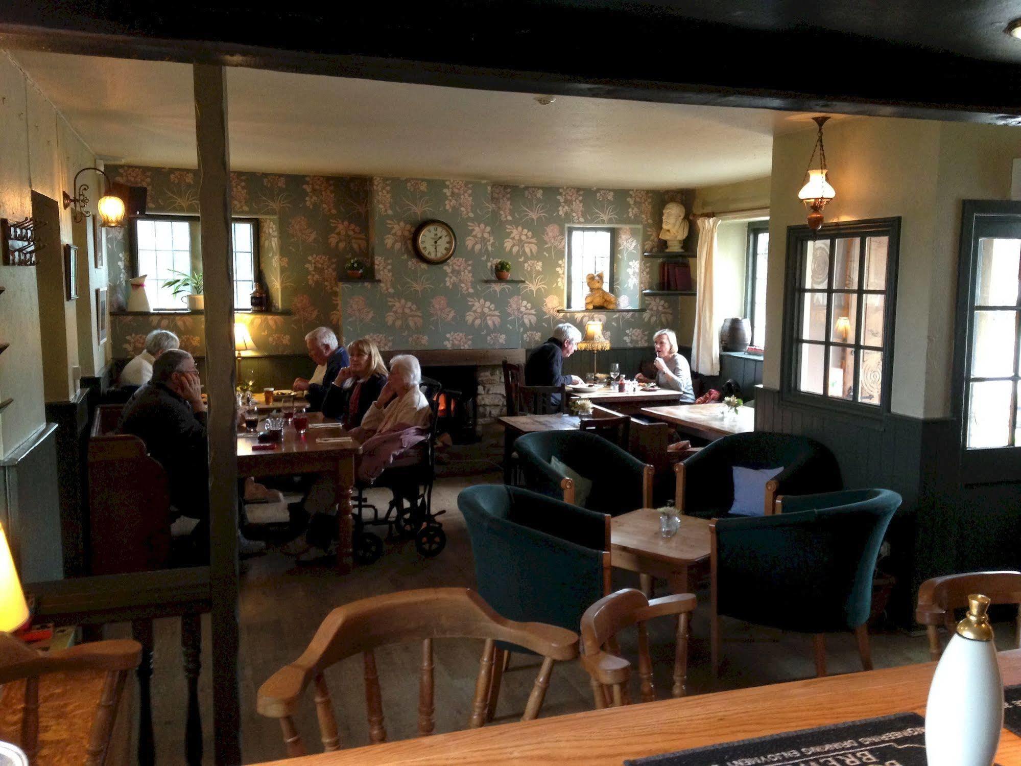 The Tollgate Inn Bradford-On-Avon Exteriör bild